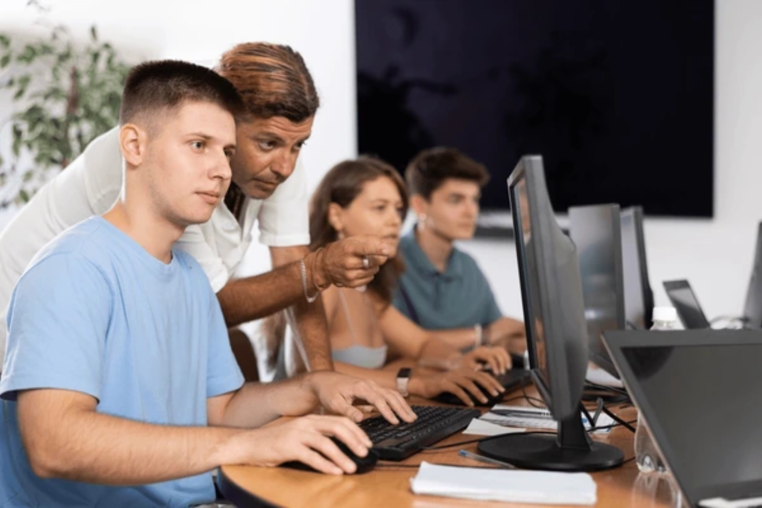 DIPLOMA IN DESKTOP PUBLISHING (DDTP)